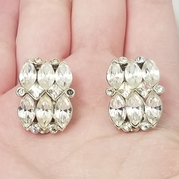 stunning Kramer faux diamond clip earrings - Picture 10 of 10